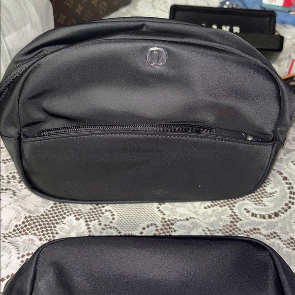 Lululemon 🆕 Black City EssentialsPouch 4L new with tags